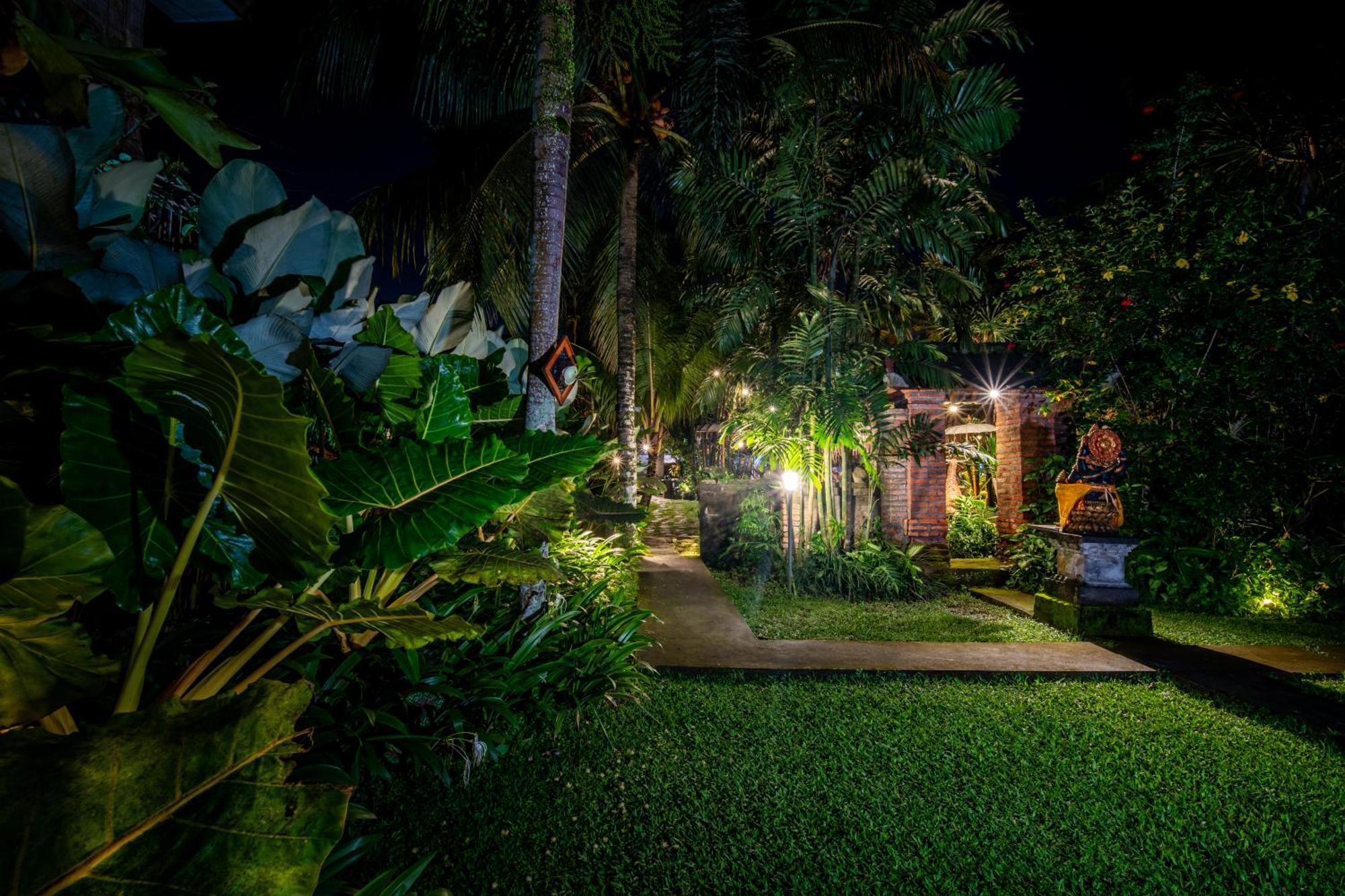 Alit Bungalow&Warung Ubud Exterior foto